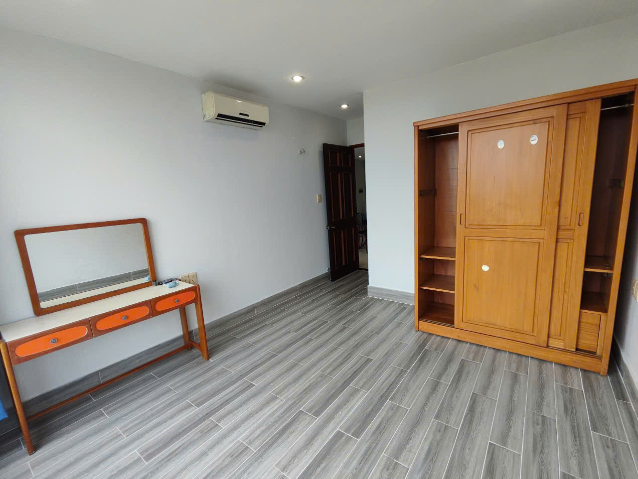 z5649377269431_f53493015001f7273b586a592a145fe9