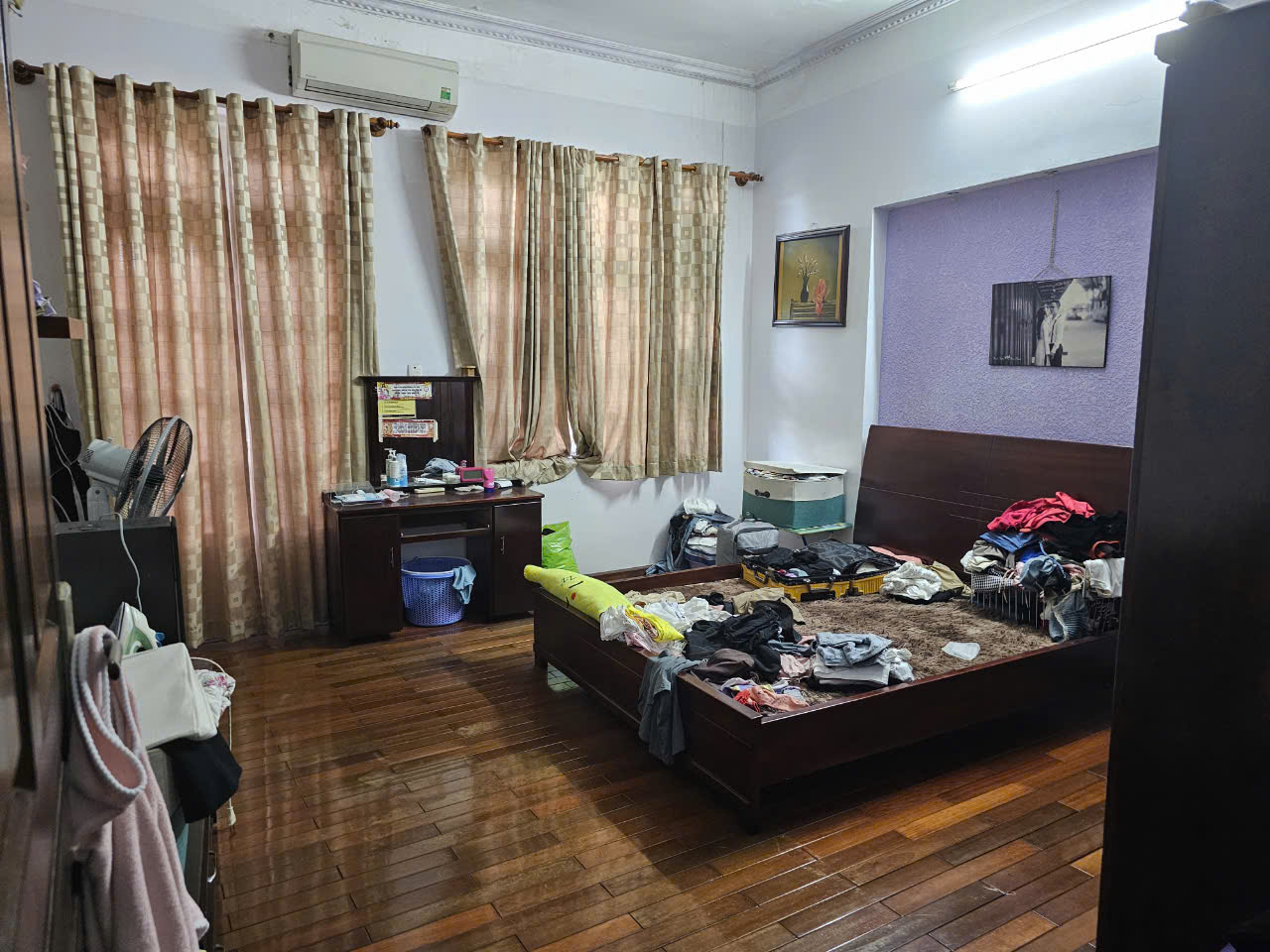 z5664472815344_1710d69e0b9148c23ab57e13844e1940