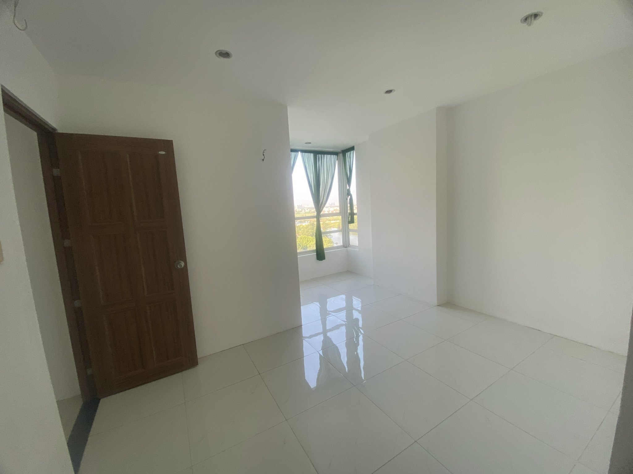 z5728999893716_12566f9ea732c6c386993a58189fff17